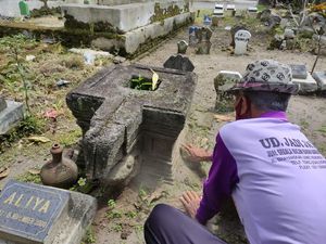 Misteri Dua Yoni di TPU Sidoarjo yang Dijaga Ular Besar