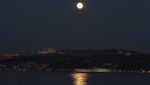 Foto Full Moon Hiasi Langit Istanbul