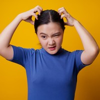 Rambut Berkilau Belum Tentu Sehat! Cek 7 Tanda Masalah Kulit Kepala