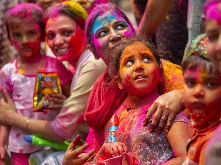 Warna-warni Festival Holi di Sejumlah Negara