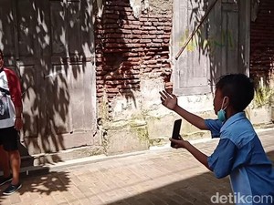 Inspiratif, Siswa SD Ini Jadi Pengarah Gaya Foto di Kota Lama Semarang