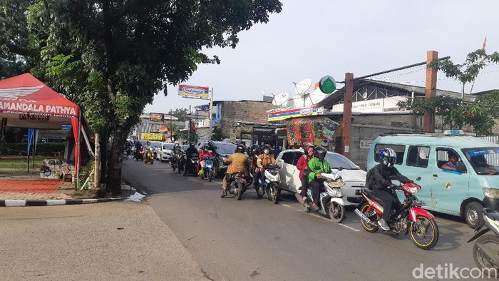 Jl Moh Kahfi I Jelang Jl Brigif Macet