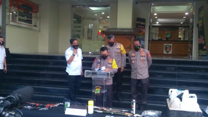 Konferensi pers penangkapan terduga teroris di Bekasi dan Condet (Adhyasta-detikcom)