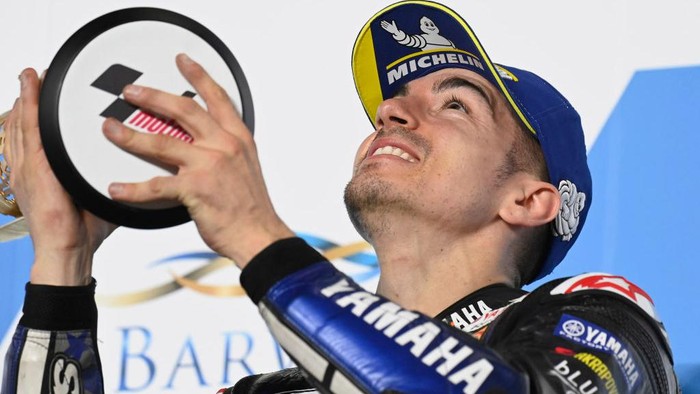 DOHA, QATAR - MARCH 28:  Maverick Vinales of Spain and Monster Energy Yamaha MotoGP Team leads the field  during the MotoGP race during the MotoGP of Qatar - Race at Losail Circuit on March 28, 2021 in Doha, Qatar. (Photo by Mirco Lazzari gp/Getty Images)
