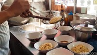 Mie Gaul Senayan dulu lokasinya berada di kawasan Hang Lekir. Mie ayam ini sudah terkenal lezat sejak tahun 1993. Foto: detikFood/Yenny Mustika Sari