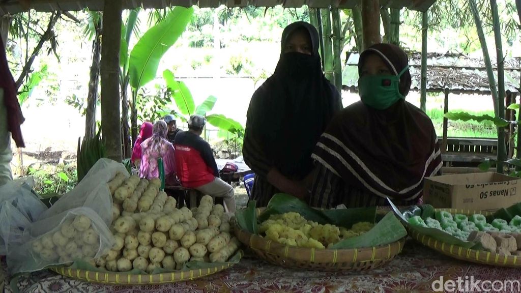 Uniknya Pasar Rengrang yang Menjual Beragam Jajanan Pasar Tempo Dulu