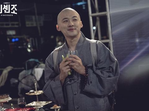 Pemain Drama Korea Vincenzo, Kwon Sang Woo