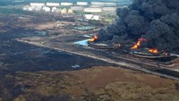 Plt Sekretaris BPBD Indramayu Caya mengatakan rencananya proses pemadaman melibatkan petugas damkar dari Pertamina Cilacap.