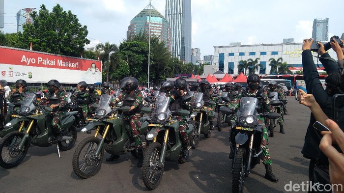 Persiapan patroli ke sejumlah gereja di Jakarta (Adhyasta Dirgantara/detikcom)