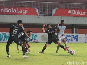 Piala Menpora: Kalahkan Persita, Persib Puncaki Klasemen Grup D