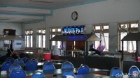 Di tempat makan, tak ada yang spesial di sini, selain bersyukur ketika bayar tiket seharga di atas tapi masih diberi makan besar.
