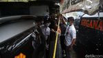 Polisi Gerebek Showroom Mobil Terkait Terorisme