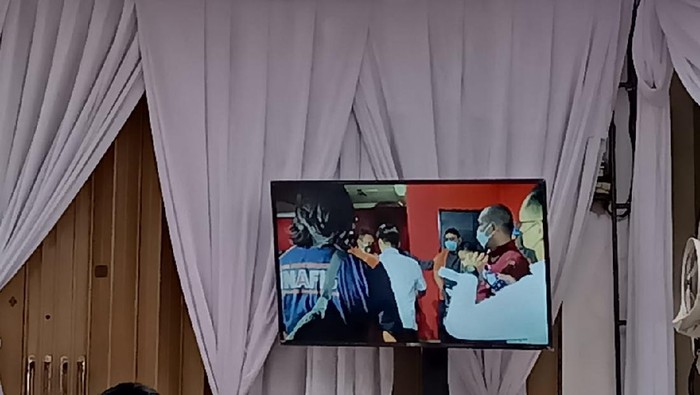 Rekonstruksi Penembakan Bripka CS di Cengkareng