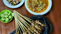 Di Bandung juga ada tempat makan sate dan gule kambing yang empuk nikmat. Namanya Sate & Gule Kambing H. M Haris yang berlokasi di Jalan Asia Afrika. Foto: Instagram @harijonokusumo