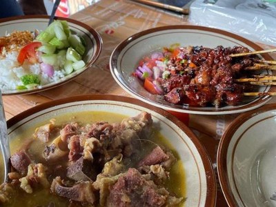 20 Sate dan Gule Kambing Maknyus Ada di Sini