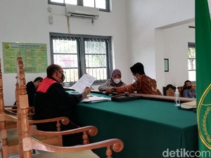 Sidang Perdana Praperadilan Komentar Negatif Jabatan Gibran Digelar
