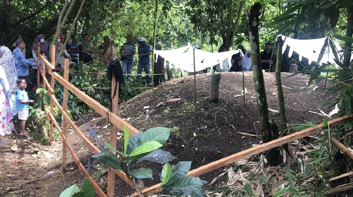 Tanah kuburan di Padang Pariaman, Sumbar meninggi hingga 1,5 meter (Jeka Kampai-detikcom)