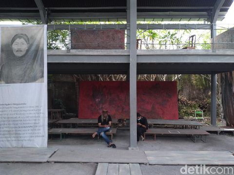 Tempat duduk Gibran Rakabuming Raka yang viral disebut meja, MasDon Art Center, Solo, Senin (29/3/2021).