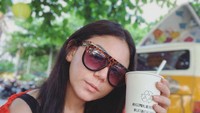 Nama Thalita Latief seketika mencuat usai menggugat cerai sang suami, Dennies Rizky ke Pengadilan Agama Jakarta. Gugatan cerai itu sudah terdaftar pada Sabtu (27/03). Foto: Instagram @thalitalatief