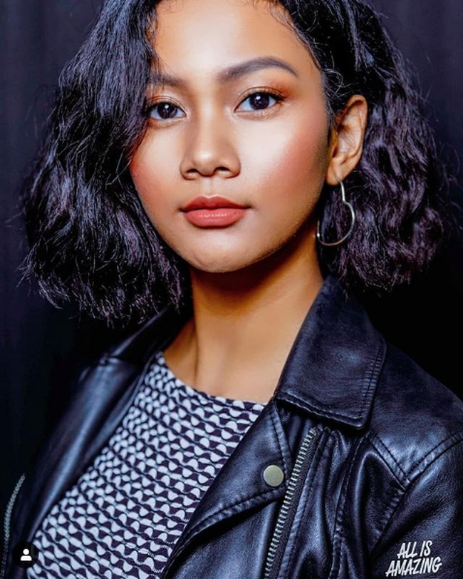 Aurra Kharishma lahir di Majalengka pada 27 November 1999. Dia menghabiskan masa remajanya di Majalengka dan sempat mengeyam pendidikan hingga SMP di kota tersebut. Foto: Dok. Instagram @aurrakharishma