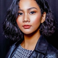 Aurra Kharishma lahir di Majalengka pada 27 November 1999. Dia menghabiskan masa remajanya di Majalengka dan sempat mengeyam pendidikan hingga SMP di kota tersebut. Foto: Dok. Instagram @aurrakharishma