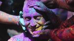 Warna-warni Festival Holi di Sejumlah Negara