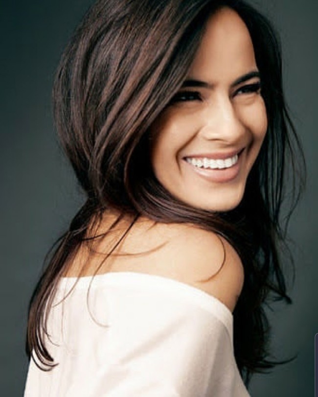 Salah satu serialnya yang cukup sukses adalah Two and a Half Men bersama Ashton Kutcher pada 2013. Setelah menikah dengan Frederick di Inggris, wanita 40 tahun itu memilih untuk tinggal dan berkarier di Hollywood. Foto: Dok. Instagram/@ladyfrederickwindsor