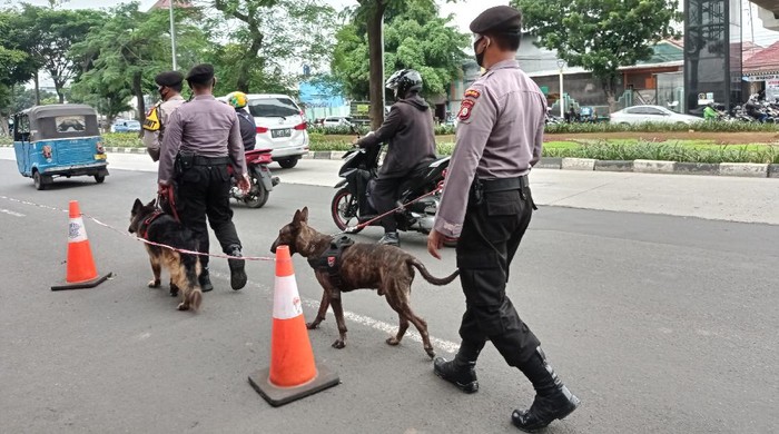Anjing Pelacak Dikerahkan Amankan Sidang Habib Rizieq di PN Jaktim (Foto: Sachril/detikcom)