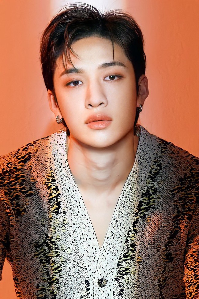 Penyanyi Bang Chan, personel Stray Kids, menyandang status pria tertampan ke-8 di dunia versi TC Candler. (Foto: VLIVE/iStock)