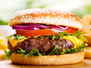 Ini Ciri Khas Burger Premium, Daging Premium dan Roti Homemade