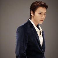 10. Donghae Super JuniorRekan satu grup Siwon juga dipilih sebagai satu dari 25 artis tertampan Asia. Pria 35 tahun yang pernah menjadi bintang video klip Rossa ini mendapat lebih dari 50 ribu suara.Foto: dok Instagram leedonghae