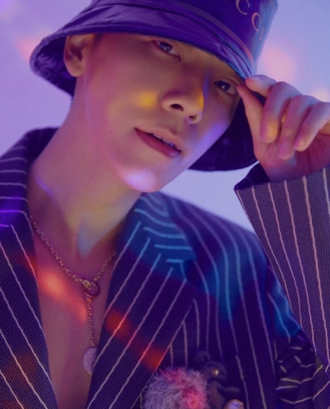 Rossa sendiri merupakan penyanyi Indonesia pertama yang bergabung dengan SM Entertainment, agensi yang menaungi Donghae Super Junior. Foto: dok Instagram leedonghae