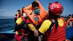 Evakuasi Ratusan Migran di Laut Mediterania