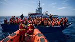 Evakuasi Ratusan Migran di Laut Mediterania