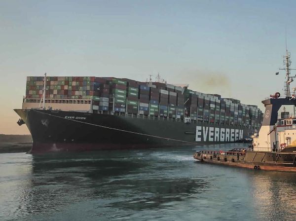 Ever Given Bebas, Terusan Suez Kembali Dibuka