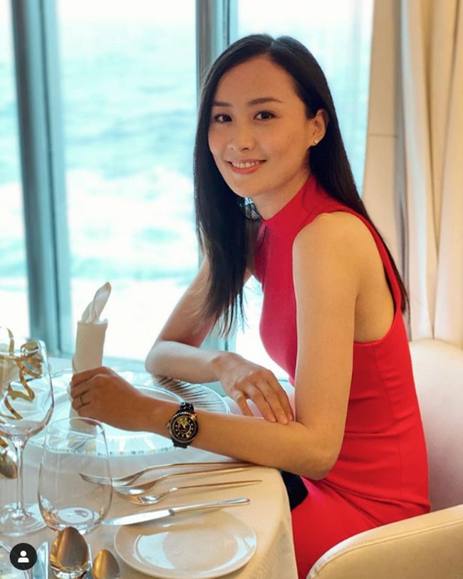 Mengenai kehidupan pribadinya, Fala Chen saat ini merupakan ibu dari seorang anak perempuan yang dilahirkannya pada Februari 2021. Anak tersebut merupakan buah cintanya dengan sang suami pengusaha asal Prancis Emmanuel Straschnov, yang menikahinya pada 2019. Foto: Dok. Instagram/falachen