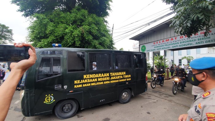 Habib Rizieq Shihab meninggalkan PN Jaktim (Isal-detikcom)