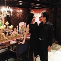 Keretakan rumah tangga Hotma Sitompul dan Desiree Tarigan ini sungguh mengejutkan publik. Pasalnya sebelumnya keduanya selalu tampil mesra dalam berbagai unggahan foto dan video di Instagram Desiree @mamitoko. Foto: Dok. Instagram @mamitoko