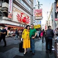 Meski jarang, Desiree Tarigan pernah menampilkan foto kebersamaannya dengan Hotma Sitompul. Seperti ketika momen kondangan, muncul di acara televisi hingga saat liburan di luar negeri. Foto: Dok. Instagram @mamitoko