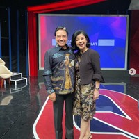 Dalam beberapa unggahannya di Instagram, Desiree Tarigan juga beberapakali mengungkapkan soal resep pernikahan awetnya dengan Hotma Sitompul yang sudah berjalan selama lebih dari 20 tahun. Pada tanya gimana ya supaya tidak bosen sama suami atau istri yang hrs beberapa bulan dirumah aja.....nah lo.... loe lagi loe lagi ya kan..... kuncinyanya kita tidak bole egois, mengalah dan yang terpenting masing2 kasi space untuk pasangan kita, atau anak kita....biarkan masing2 mengerjakan kegemarannya, begitu Desiree menulis di Instagramnya @mamitoko. Foto: Dok. Instagram @mamitoko