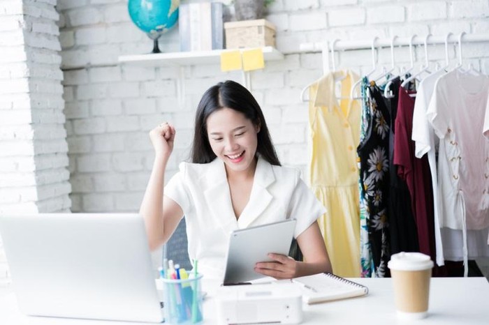 Ilustrasi bisnis online Ilustrasi bisnis online