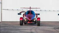 Learmousine ini dirancang oleh Dan Harris, di Bend, Oregon. Ia membutuhkan waktu 40 ribu jam kerja untuk melakukan penelitian dan pengembangan mesin belakang, drive train, suspensi, sistem kelistrikan dan komputerisasi. Foto: Mecum Auction