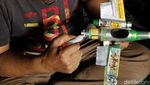 Keren! Kakek di Bandung Sulap Kaleng Bekas Jadi Sumber Cuan