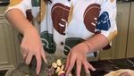 Keseruan Prilly Latuconsina Saat Masak di Dapur Mewahnya