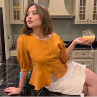 Pada November 2019 Prilly Latuconsina pernah mengunggah curhatan di Instahram Storynya terkait dirinya yang menjadi korban body shaming. Prilly mengaku bahwa orang-orang yang kerap meminta foto bersamanya justru memberikan cibiran kepada bentuk fisiknya. Bahkan karena hal itu Prilly sampai mengaku jadi tak nafsu makan hingga asam lambungnya kumat. Foto: Instagram @prillylatuconsina96