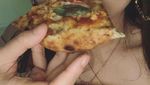Keseruan Prilly Latuconsina Saat Masak di Dapur Mewahnya