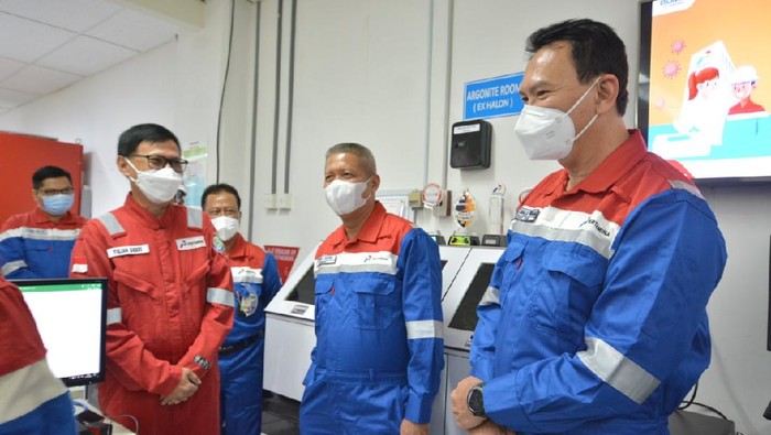komisaris pertamina ahok kilang balongan