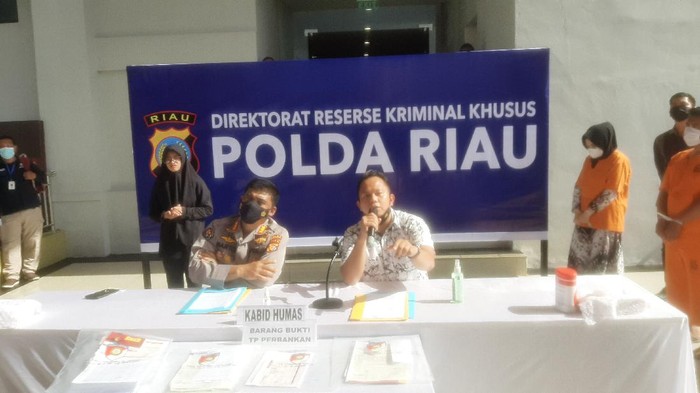 Konferensi pers di Polda Riau (Raja Adil Siregar-detikcom)