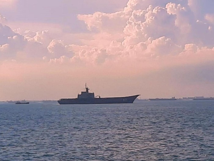 KRI Todak-631 shadowing 3 kapal militer Thailand di Selat Singapura