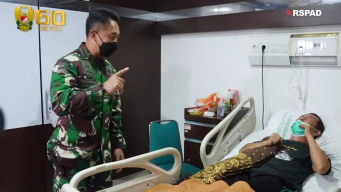 KSAD Jenderal Andika Perkasa Jenguk Kopka Ade Casmita di RSPAD